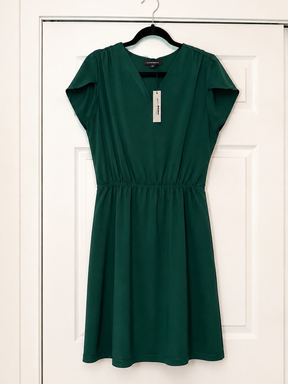 NWT 41 Hawthorn Green Sheath V-Neck Mini Dress